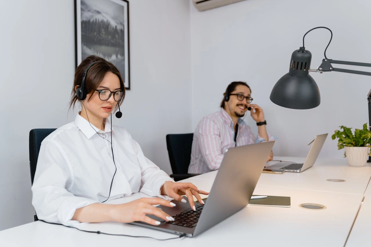 Conseillères en assistance téléphonique — service d'accompagnement adhérents 24h/24 pour mutuelles